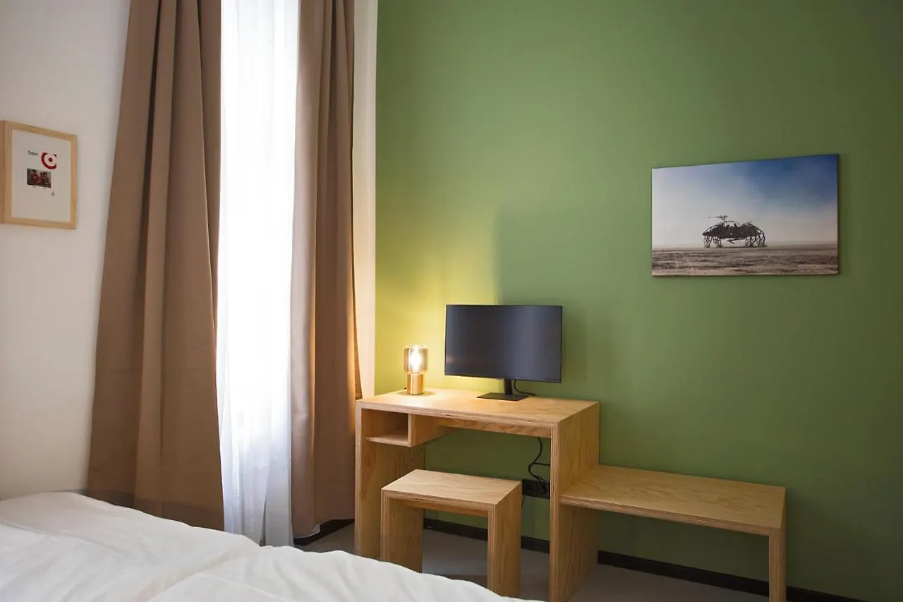Schillinger-Berlin Am Tempelhofer Feld Aparthotel