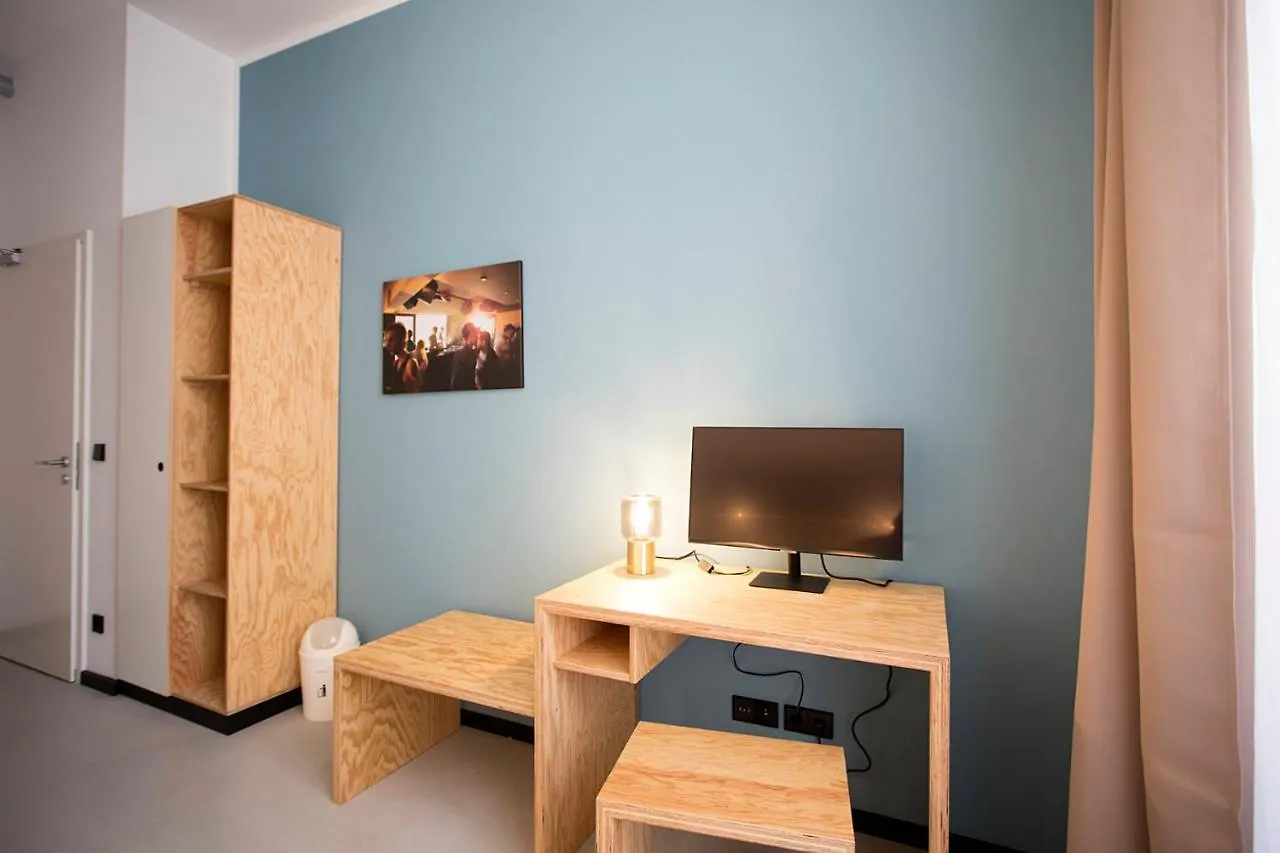 Schillinger-Berlin Am Tempelhofer Feld Aparthotel 0*, Berlin